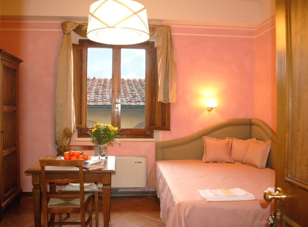 Residence La Medicea Florenţa Cameră foto